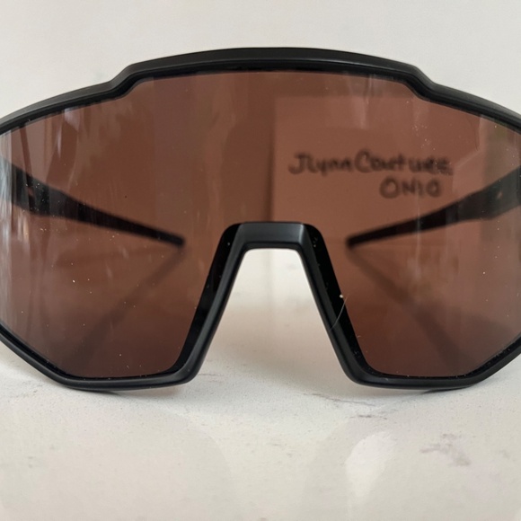 NEW Name brand Black Amber lens SUNGLASSES, Trendy sunglasses NEW w bag & wipe - Picture 1 of 5